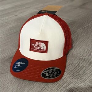 THE NORTH FACE | KEEP IT PATCHED TRUCKER
IRON CLAY/WHITE